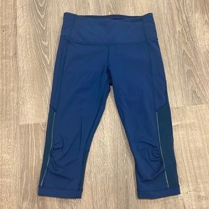 Lululemon blue Capri leggings